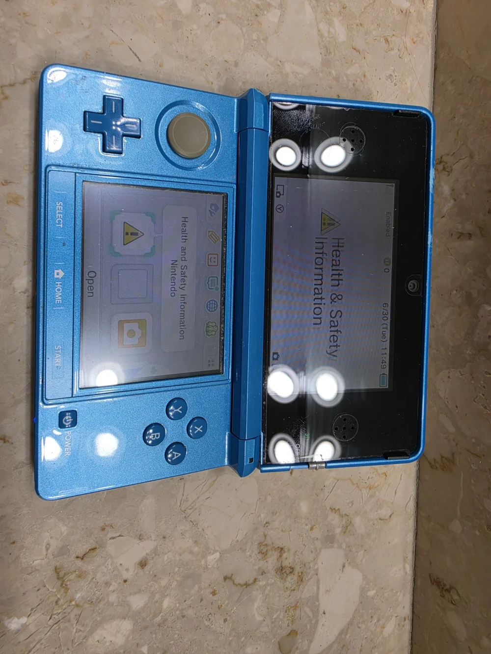 Nintendo 3DS With 64 GB Memory Card And Charger